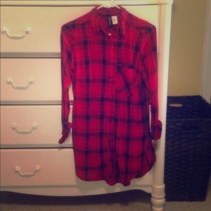 H and m plaid button up